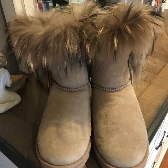 Koolaburra Shoes - KOOLABURRA (UGGS) TAN FAUX FUR BOOTS